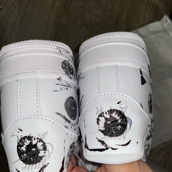 White Nike Air Force 1 shoes - Picture 5 of 6